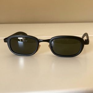 Calvin Klein 1016 Sunglasses 49-22 130 Black Oval